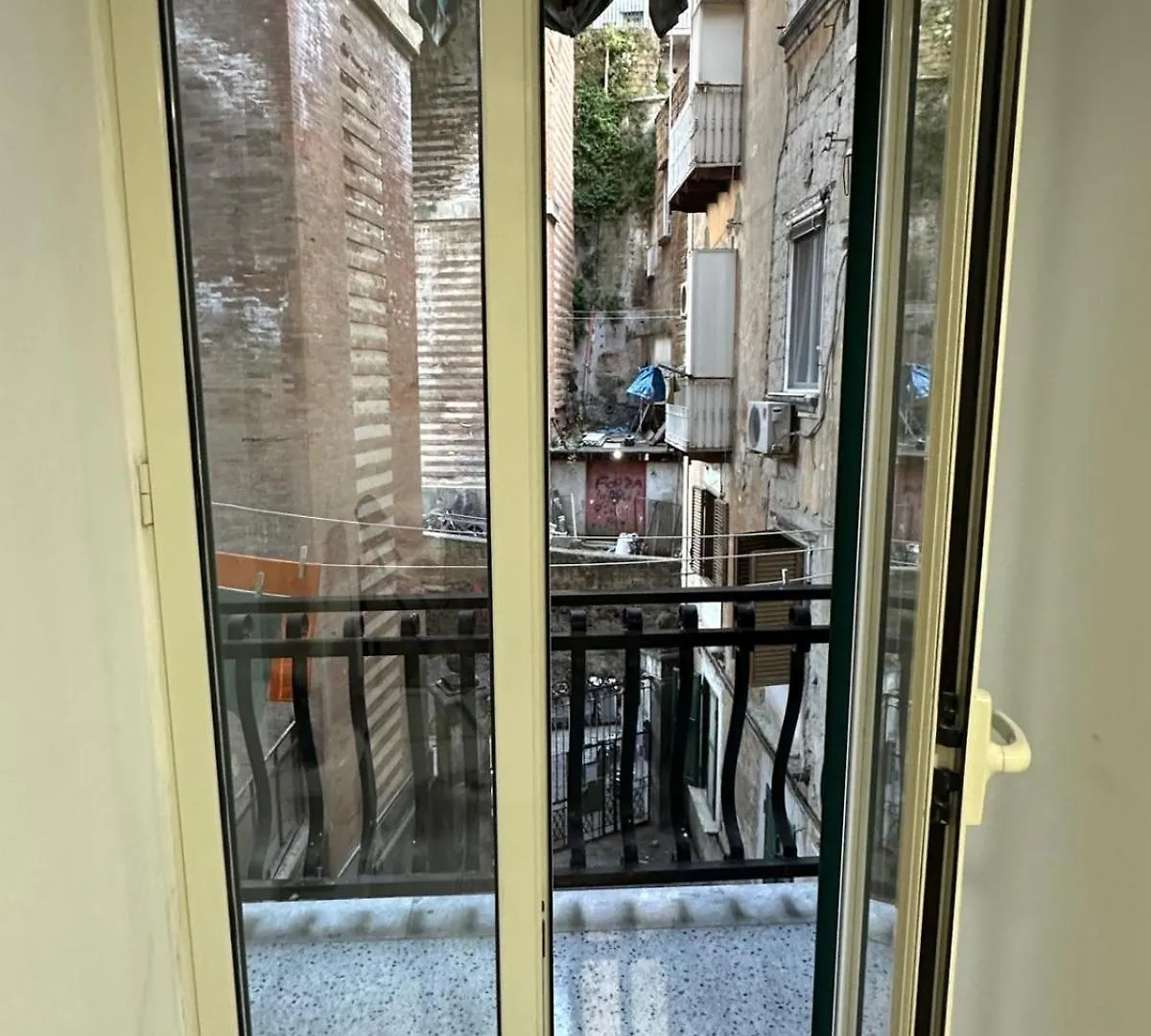 La Casa Del Ponte Love contacts